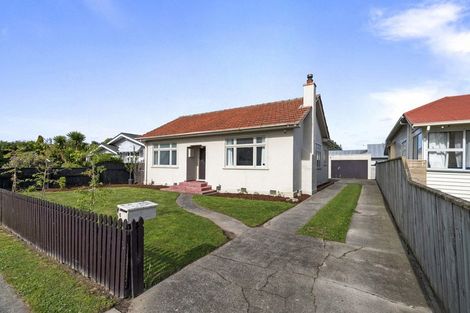 Photo of property in 6 Wood Street, Takaro, Palmerston North, 4410