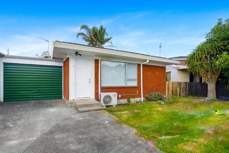 Photo of property in 2/4 Roys Road, Weymouth, Auckland, 2103