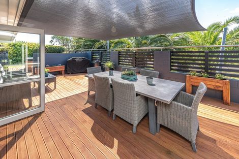 Photo of property in 18 Golf Vue Place, Castlecliff, Whanganui, 4501