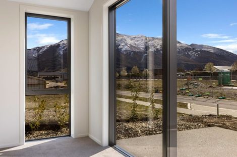 Photo of property in 22 Riley Street, Lake Hawea, 9382
