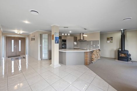 Photo of property in 3 Linden Place, Matipo Heights, Rotorua, 3015