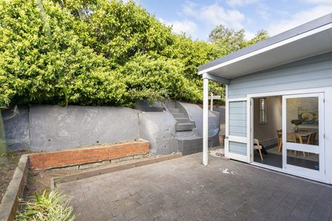 Photo of property in 21 The Parade, Island Bay, Wellington, 6023