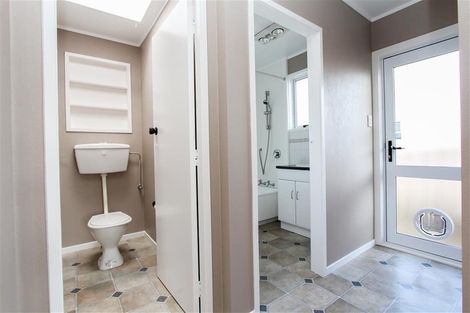 Photo of property in 2 Norfolk Place, Pukete, Hamilton, 3200