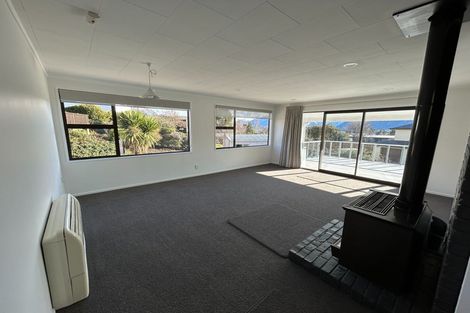 Photo of property in 71 Manuka Crescent, Wanaka, 9305