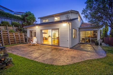 Photo of property in 2/30 Manu Place, Pinehill, Auckland, 0632