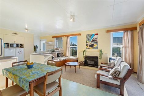 Photo of property in 5 Toi Street, Otaki Beach, Otaki, 5512