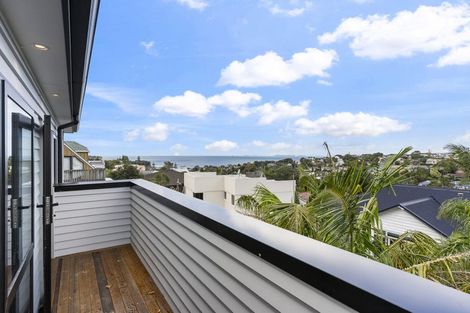 Photo of property in 1/47 Deep Creek Road, Waiake, Auckland, 0630