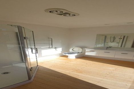 Photo of property in 5 Paulange Place, Pakuranga Heights, Auckland, 2010