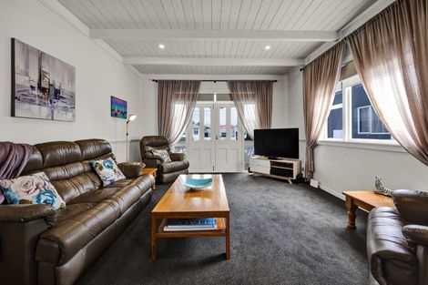 Photo of property in 56 Vogel Street, Hawera, 4610