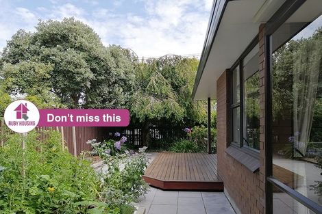 Photo of property in 1/124 Hamilton Avenue, Ilam, Christchurch, 8041