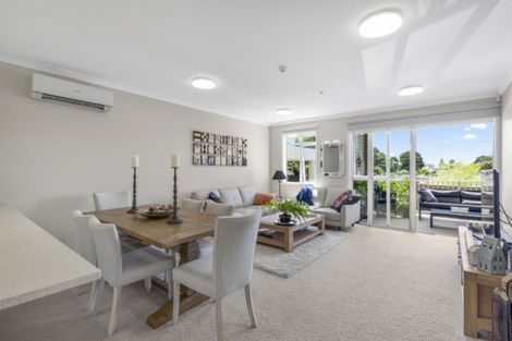Photo of property in 6 Rewa Rewa Lane, Orewa, 0931