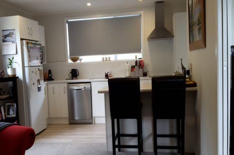 Photo of property in 3a Peckham Grove, Tawa, Wellington, 5028