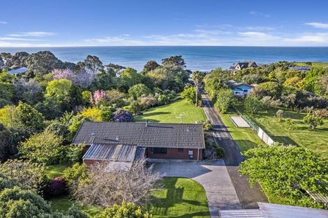 Photo of property in 18 Onaero Beach Road, Onaero, Waitara, 4383