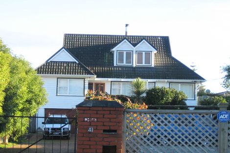 Photo of property in 41 Gray Avenue, Paraparaumu Beach, Paraparaumu, 5032