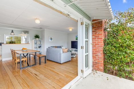 Photo of property in 41 Hanlon Crescent, Narrow Neck, Auckland, 0624