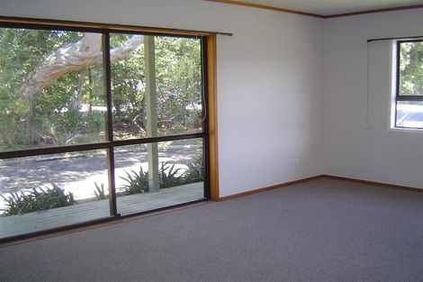 Photo of property in 1/31 Acacia Road, Torbay, Auckland, 0632