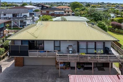 Photo of property in 2/35 Bay Street, Red Beach, 0932