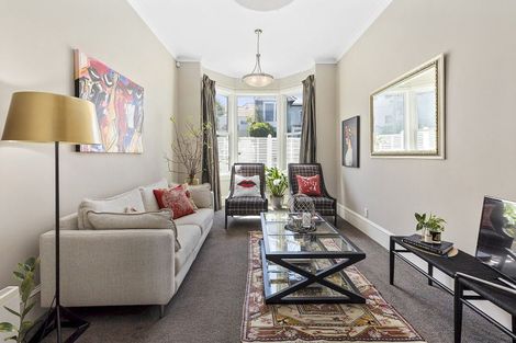 Photo of property in 82 Roxburgh Street, Mount Victoria, Wellington, 6011