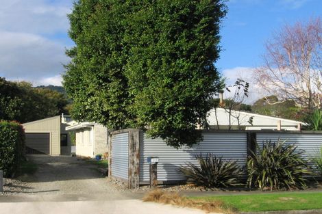 Photo of property in 10 Richmond Avenue, Waikanae, 5036