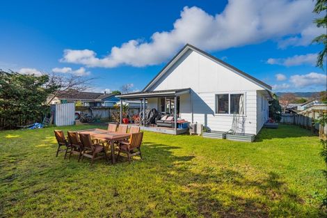 Photo of property in 32 Rosewood Place, Paraparaumu, 5032