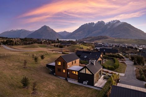 Photo of property in 4 Stockyard Lane, Jacks Point, Queenstown, 9371