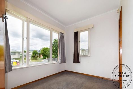 Photo of property in 17 Sutton Crescent, Papakura, 2110