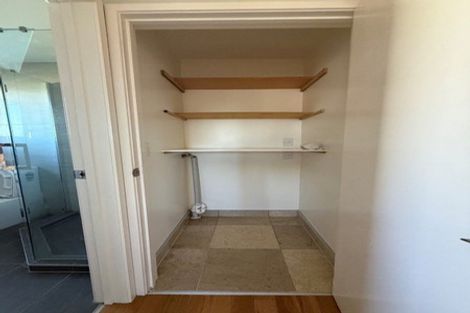 Photo of property in 28 Baulcomb Parade, Windsor Park, Auckland, 0632