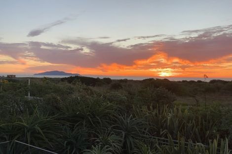Photo of property in 31 Kapiti Lane, Otaki Beach, Otaki, 5512