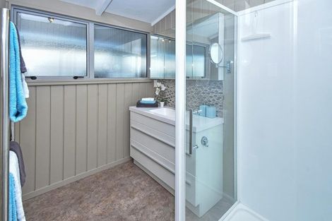 Photo of property in 98 Torkar Road, Clarks Beach, 2122