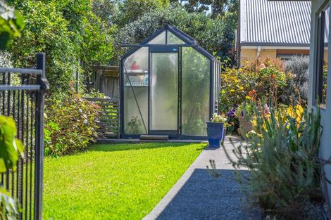 Photo of property in 4 Barbaras Way, Waikanae Beach, Waikanae, 5036