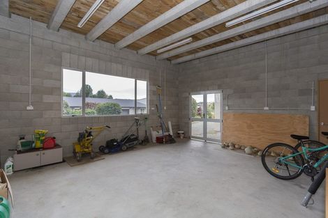 Photo of property in 15 Grove Avenue, Weston, Oamaru, 9401