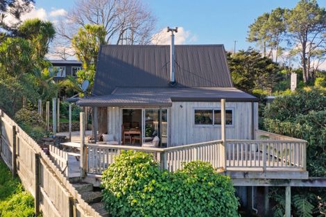 Photo of property in 37 Main Road, Raglan, 3225