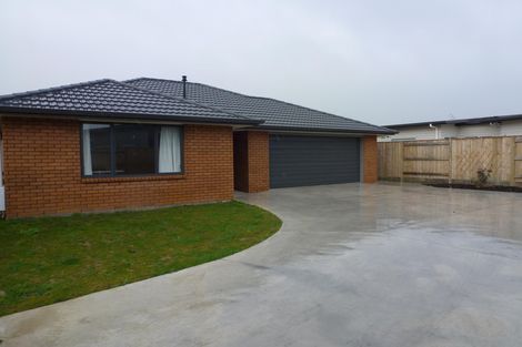 Photo of property in 100 Rosalie Terrace, Kelvin Grove, Palmerston North, 4414