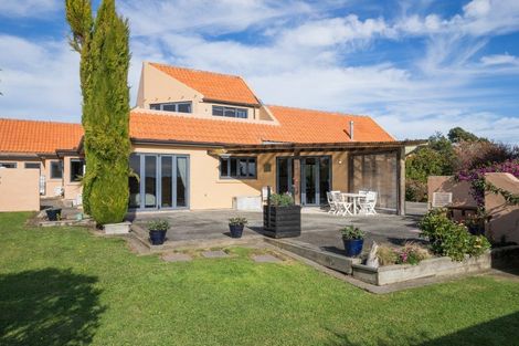 Photo of property in 28 Claremont Rise, Levin, 5510