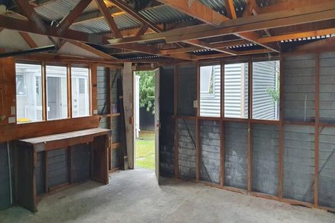 Photo of property in 19 Becker Drive, Weymouth, Auckland, 2103