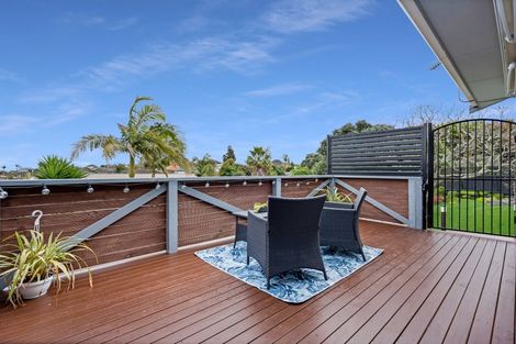 Photo of property in 6 Ancona Lane, Goodwood Heights, Auckland, 2105