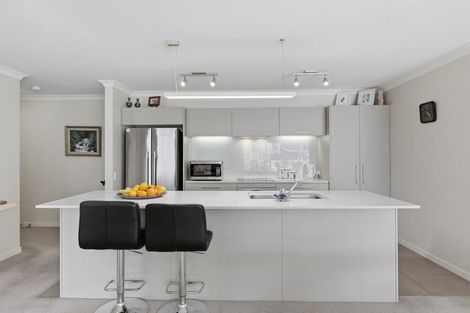 Photo of property in 37 Parkside Drive, Orewa, 0931
