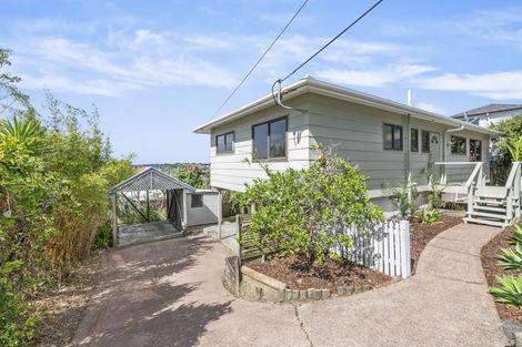 Photo of property in 1/45 Target Road, Totara Vale, Auckland, 0629