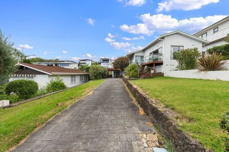 Photo of property in 8 Copperfield Terrace, Mellons Bay, Auckland, 2014