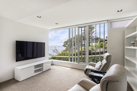 Photo of property in 11a Bournemouth Terrace, Murrays Bay, Auckland, 0630