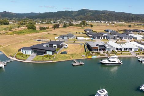 Photo of property in 43 Awatea Drive, Whitianga, 3510