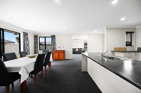 Photo of property in 11 Chesham Street, Rototuna North, Hamilton, 3210