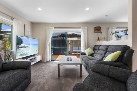 Photo of property in 21 Romana Crescent, Papamoa Beach, Papamoa, 3118