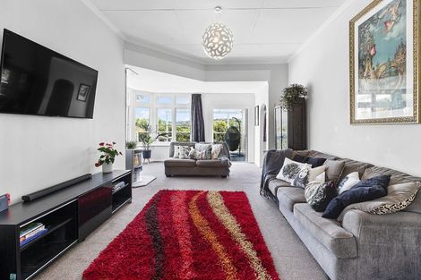 Photo of property in 13 Nevay Road, Miramar, Wellington, 6022