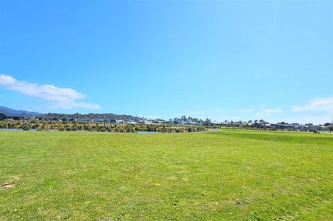 Photo of property in 106 Takapu Close, Matarangi, 3592