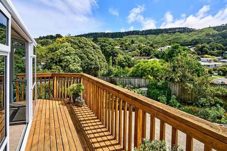 Photo of property in 35 Lincoln Avenue, Tawa, Wellington, 5028