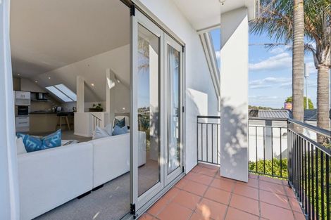 Photo of property in 1b Macleans Road, Bucklands Beach, Auckland, 2014