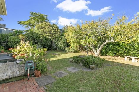 Photo of property in 63 Forrest Hill Road, Milford, Auckland, 0620