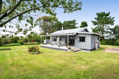 Photo of property in 2952 Eltham Road, Opunake, 4682