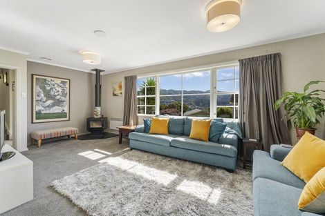 Photo of property in 10 Colonial Grove, Tawa, Wellington, 5028